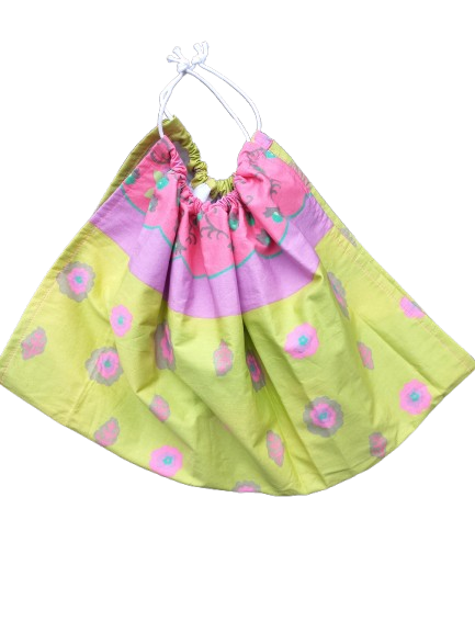 Weegdoek fel groen met hard roze bloem