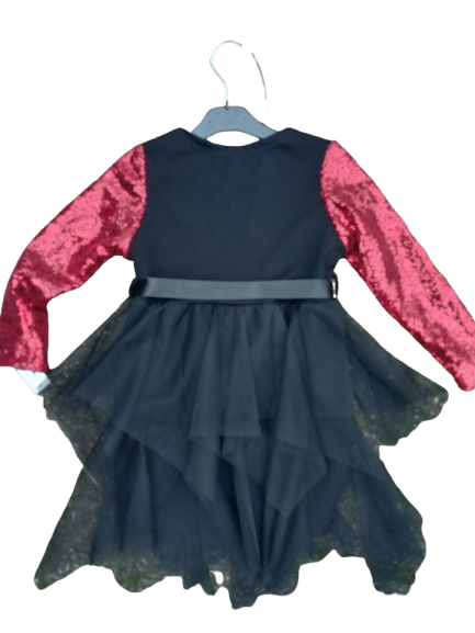 Rode glitterjurk met zwarte tule rok